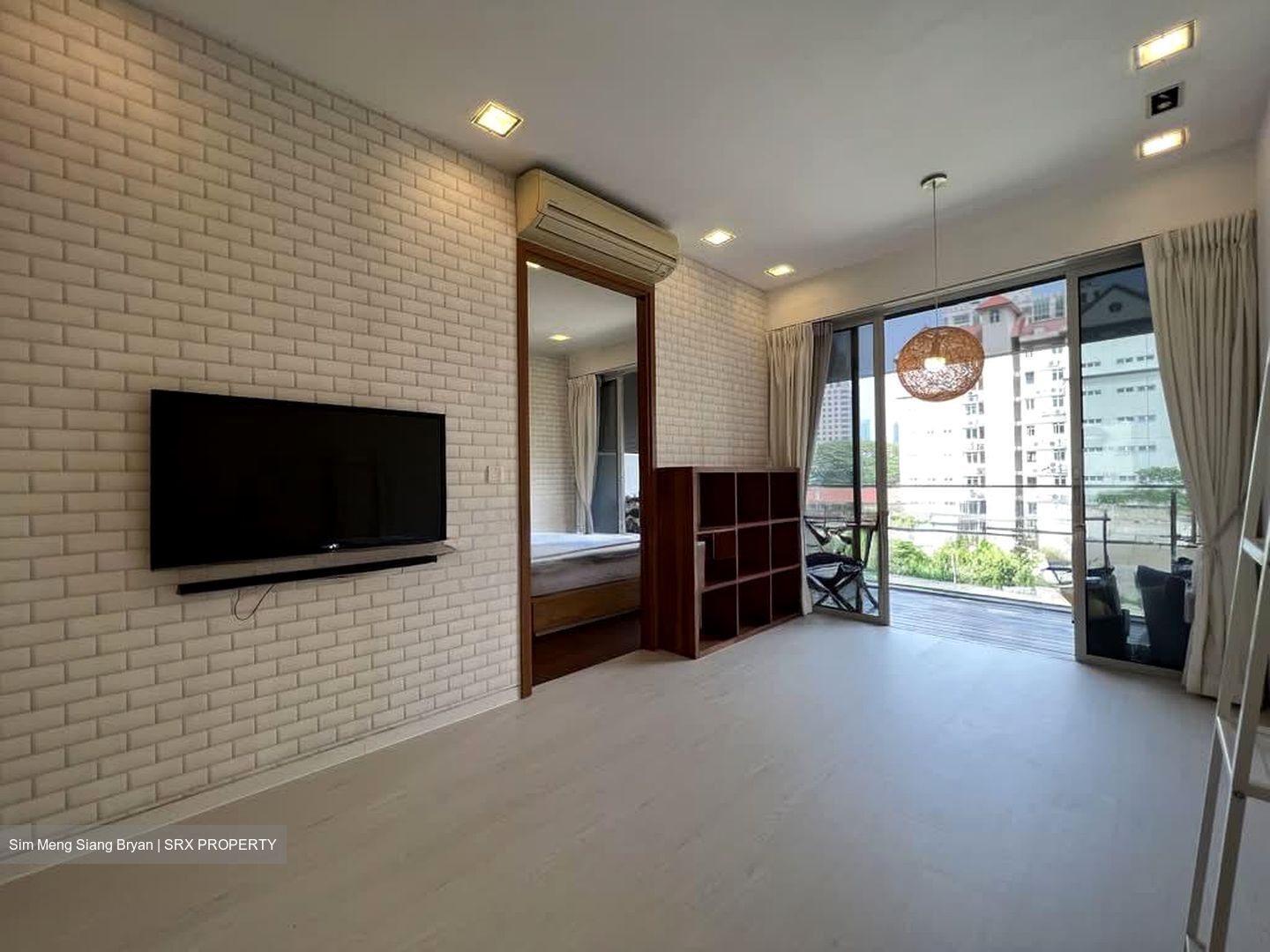 RV Suites (D10), Apartment #596275431